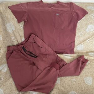 Men’s FIGS Scrub Top (L) & Pants (M/S) Set Mauve